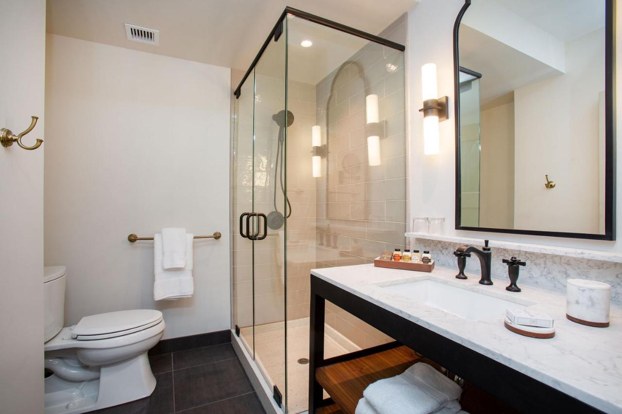 The Lodge At St Edward Park Kenmore Bagian luar foto