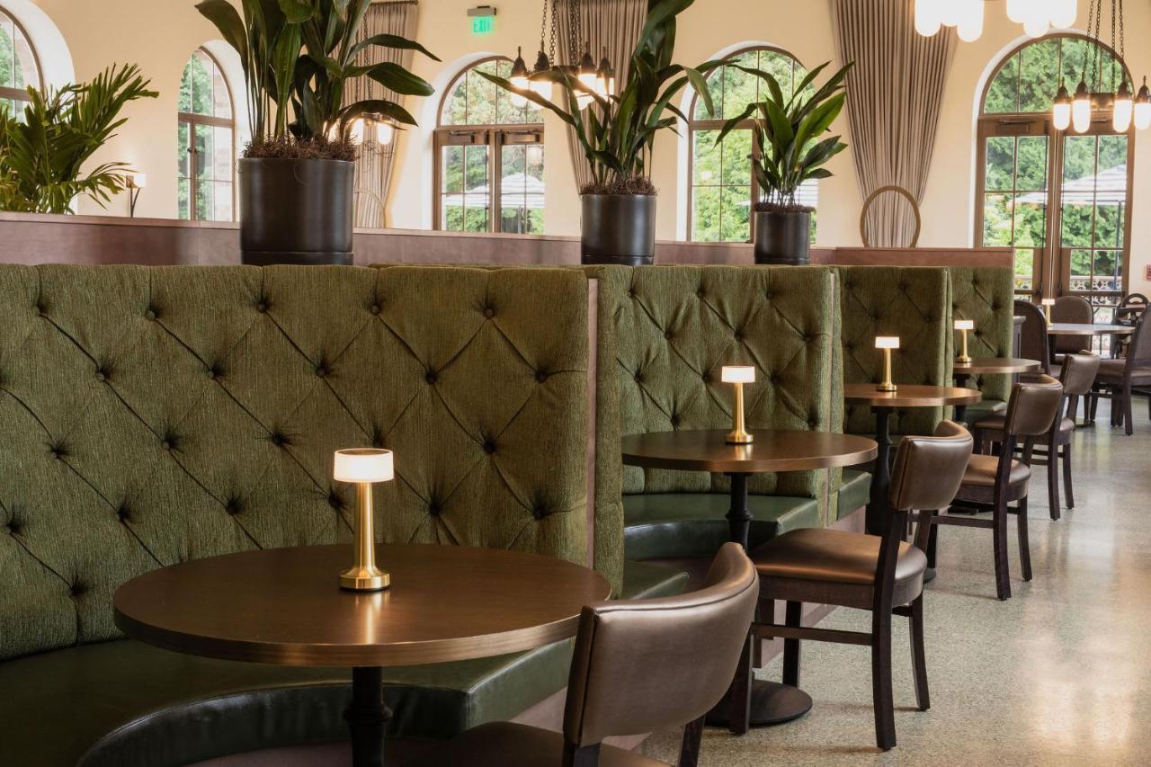 The Lodge At St Edward Park Kenmore Bagian luar foto