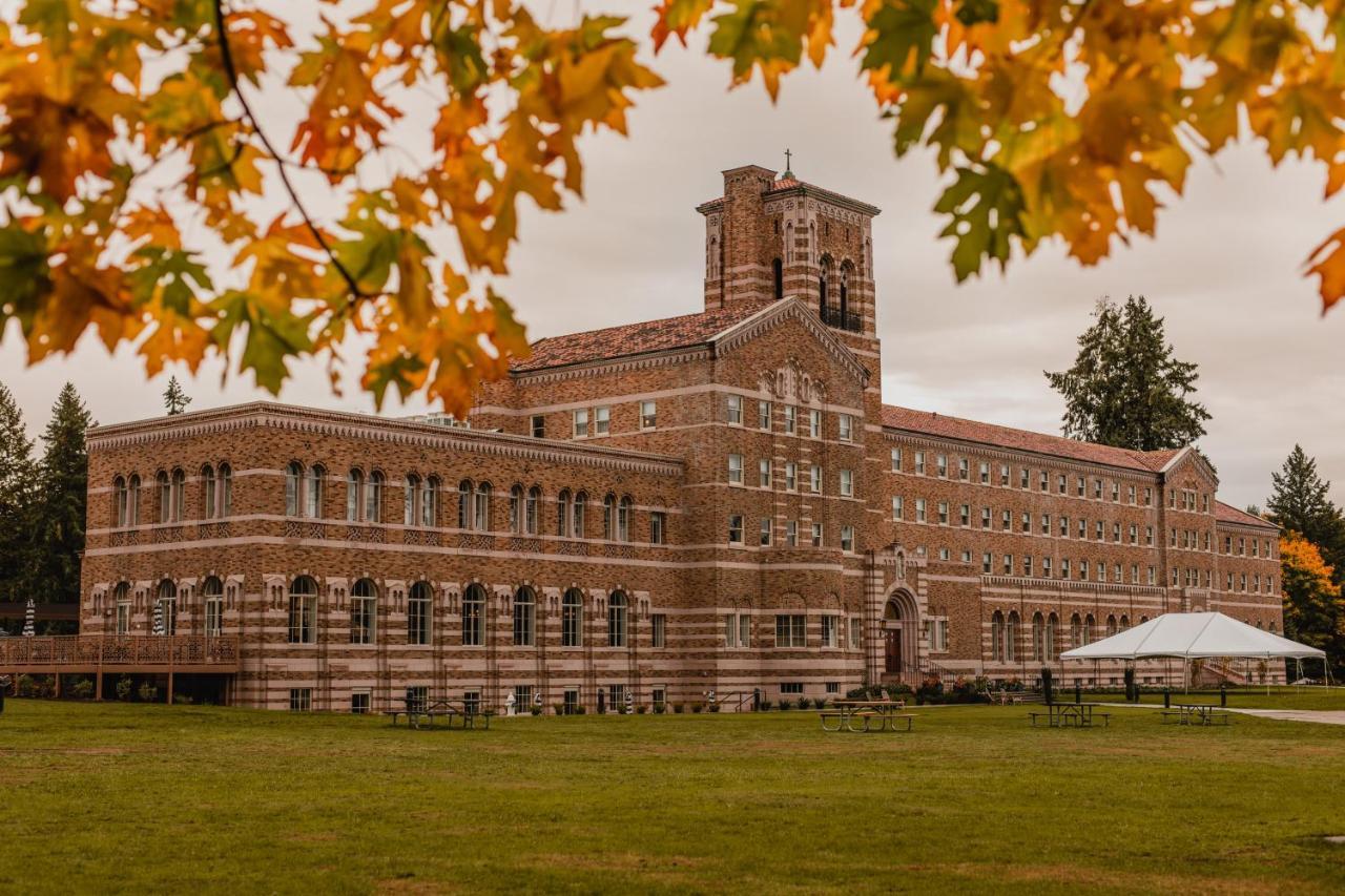 The Lodge At St Edward Park Kenmore Bagian luar foto